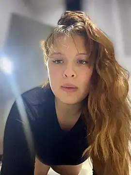 CharlotteUwU  online show from 02-11-26, 02:49