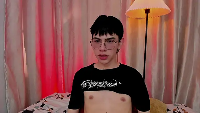 Snapshot of Demian_Hush chatting on 02-21-26, 07:26 Demian Hush online show from 02-21-26, 07:26