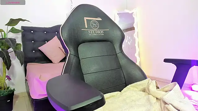 LUNAKITTY TAY online show from 04-04-26, 11:29