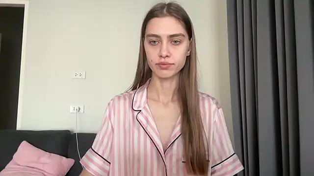 Snapshot of SonyaSweety chatting on 02-22-26, 12:34 SonyaSweety online show from 02-22-26, 12:34