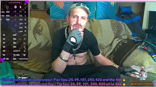 Snapshot of SwatRocShy chatting on 02-26-26, 07:35 SwatRocShy online show from 02-26-26, 07:35