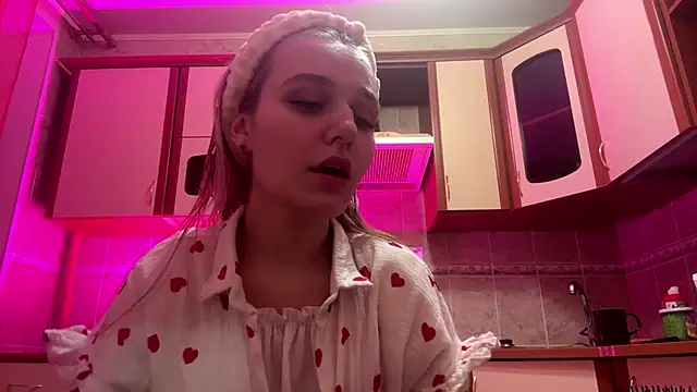 MiaBerlateen online show from 02-25-26, 06:28