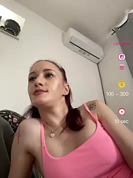 Roxyfoxyyy online show from 06-15-26, 06:26