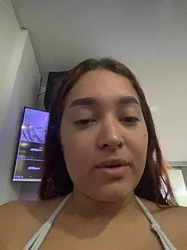 Snapshot of Emily_Harpeer chatting on 03-04-26, 11:27 Emily Harpeer online show from 03-04-26, 11:27