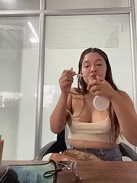 Emily Harpeer online show from 04-02-26, 11:30