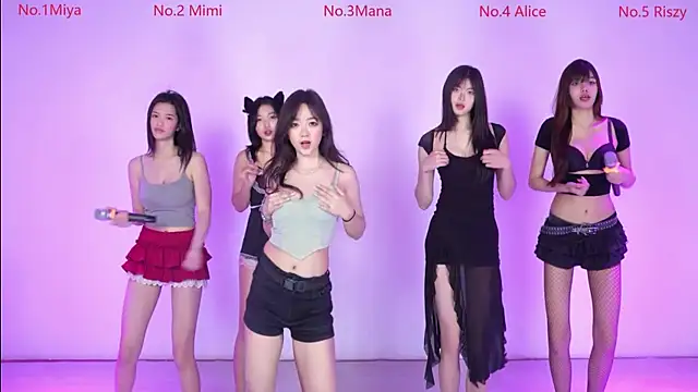 Snapshot of Velvet-girl chatting on 02-13-26, 10:22 Velvet-girl online show from 02-13-26, 10:22