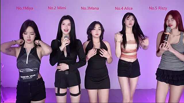 Snapshot of Velvet-girl chatting on 03-03-26, 09:37 Velvet-girl online show from 03-03-26, 09:37