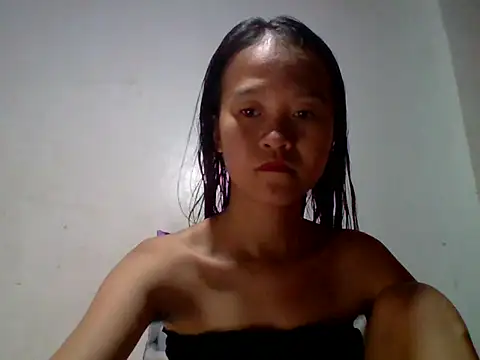 Yourlilpinayy online show from 04-16-26, 12:22