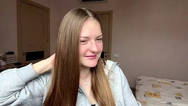 Snapshot of Milayouknow chatting on 02-15-26, 09:19 Milayouknow online show from 02-15-26, 09:19