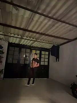 Snapshot of Eros_lee chatting on 02-11-26, 03:33 Eros lee online show from 02-11-26, 03:33