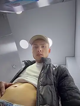 Snapshot of Eros_lee chatting on 02-21-26, 12:00 Eros lee online show from 02-21-26, 12:00