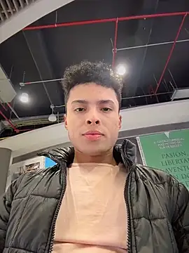 Snapshot of Eros_lee chatting on 03-01-26, 12:45 Eros lee online show from 03-01-26, 12:45