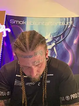 Snapshot of Smokebluntafterblunt chatting on 04-20-26, 02:14 Smokebluntafterblunt online show from 04-20-26, 02:14