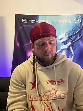 Snapshot of Smokebluntafterblunt chatting on 04-27-26, 12:36 Smokebluntafterblunt online show from 04-27-26, 12:36