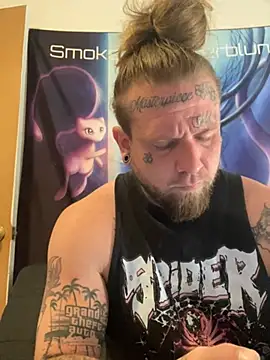Snapshot of Smokebluntafterblunt chatting on 05-12-26, 11:29 Smokebluntafterblunt online show from 05-12-26, 11:29