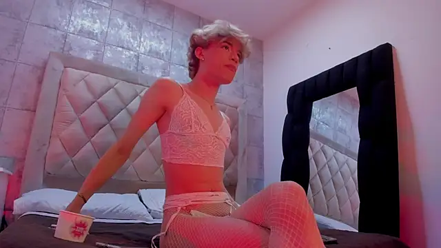 Snapshot of AngelDoll_1 chatting on 03-01-26, 04:47 AngelDoll 1 online show from 03-01-26, 04:47