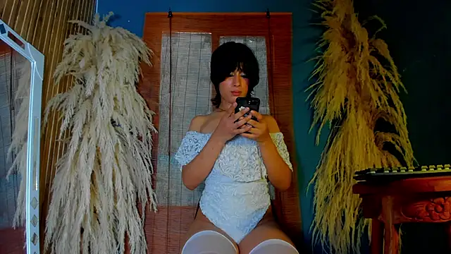 Snapshot of sophia_storm01 chatting on 02-12-26, 01:28 sophia storm01 online show from 02-12-26, 01:28