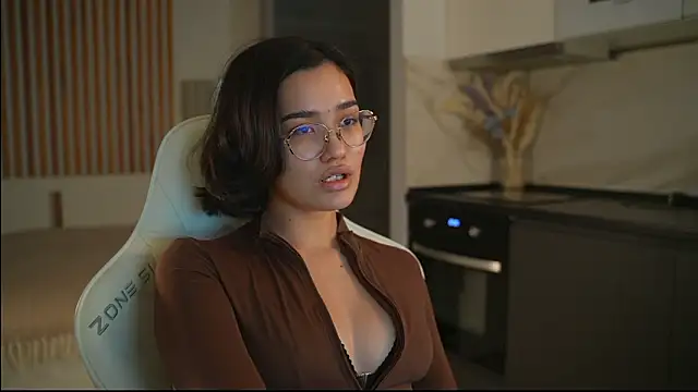 Snapshot of Eliasian chatting on 02-20-26, 07:54 Eliasian online show from 02-20-26, 07:54