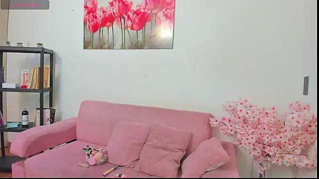 Snapshot of Kitty_f00x chatting on 06-20-26, 01:36 Kitty f00x online show from 06-20-26, 01:36