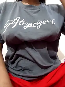 Cute Queen Noor online show from 03-13-26, 05:41