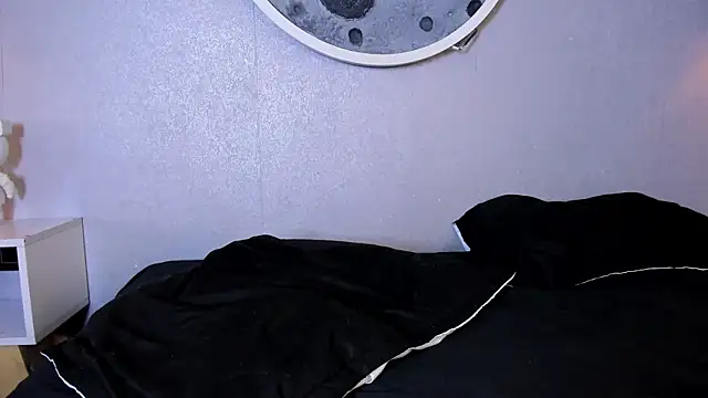 Snapshot of Kloe_skinny chatting on 02-08-26, 12:30 Kloe skinny online show from 02-08-26, 12:30