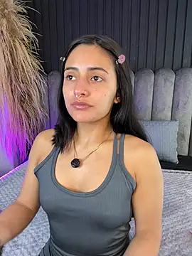 Snapshot of Nanda_vixen_ chatting on 04-18-26, 09:04 Nanda vixen online show from 04-18-26, 09:04