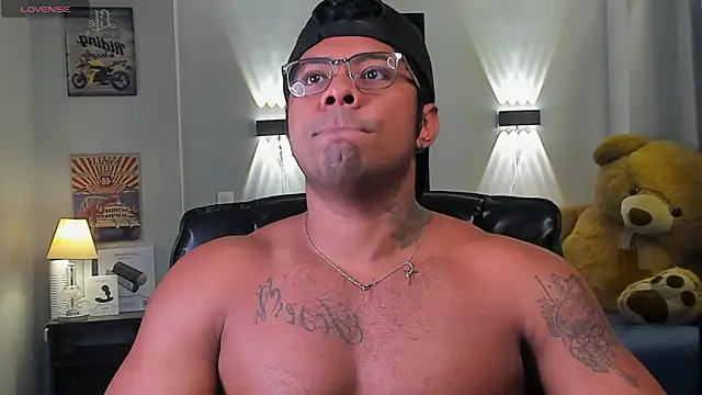 Snapshot of LEOHRDZ chatting on 02-23-26, 10:40 LEOHRDZ online show from 02-23-26, 10:40