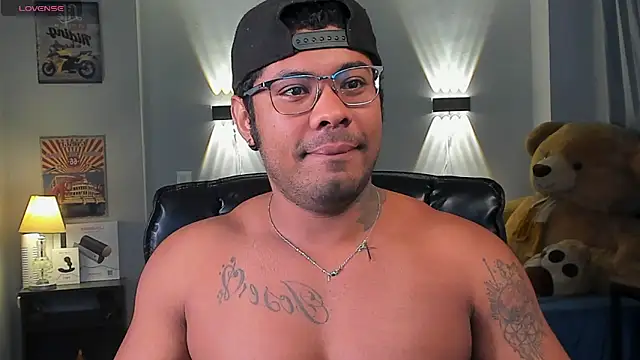 Snapshot of LEOHRDZ chatting on 02-25-26, 04:55 LEOHRDZ online show from 02-25-26, 04:55