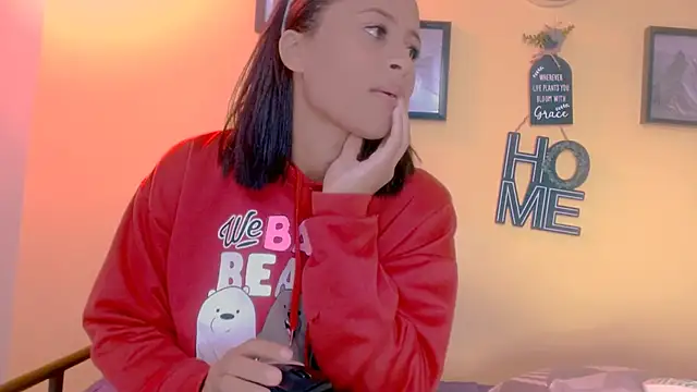 Snapshot of sexiempoderada18 chatting on 02-13-26, 01:18 sexiempoderada18 online show from 02-13-26, 01:18