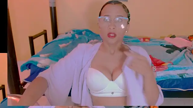 sexiempoderada18 online show from 04-13-26, 02:00