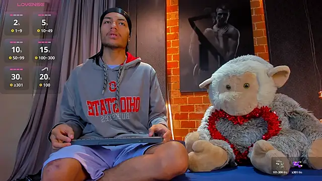 Snapshot of ItsZairen chatting on 02-14-26, 04:31 ItsZairen online show from 02-14-26, 04:31