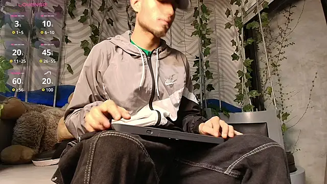 ItsZairen online show from 05-24-26, 03:44
