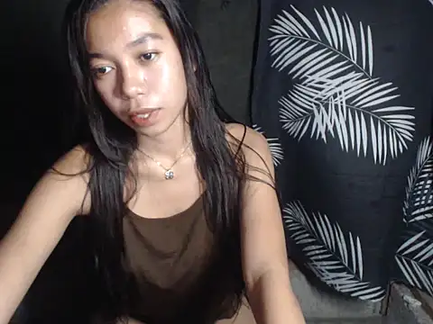 urgirlyflor online show from 04-18-26, 11:36