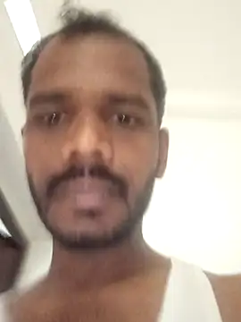 Snapshot of Daddyishere_19 chatting on 02-20-26, 06:48 Daddyishere 19 online show from 02-20-26, 06:48