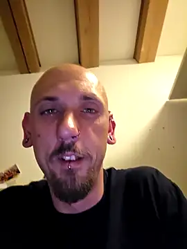 Snapshot of Ninfo920817 chatting on 02-13-26, 05:36 Ninfo920817 online show from 02-13-26, 05:36