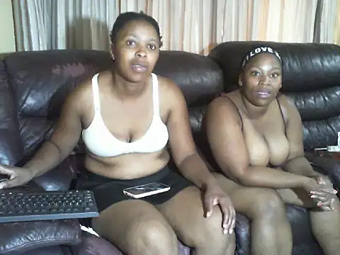 Snapshot of Caramel-Diva chatting on 02-11-26, 08:08 Caramel-Diva online show from 02-11-26, 08:08