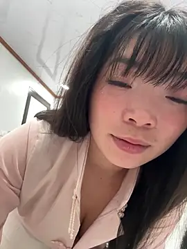 Snapshot of cuty_lusy chatting on 02-27-26, 11:27 cuty lusy online show from 02-27-26, 11:27