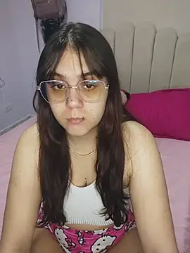 Snapshot of its_lauu_ chatting on 02-11-26, 03:44 its lauu online show from 02-11-26, 03:44