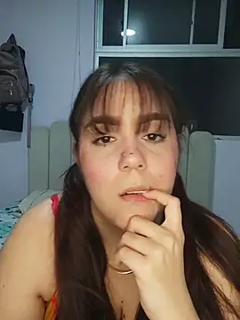 Snapshot of its_lauu_ chatting on 02-15-26, 07:51 its lauu online show from 02-15-26, 07:51