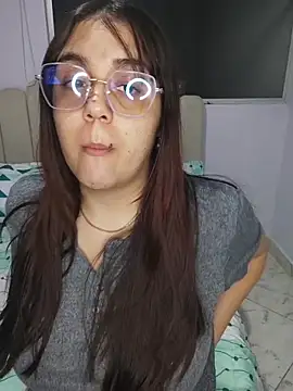 Snapshot of its_lauu_ chatting on 02-19-26, 04:19 its lauu online show from 02-19-26, 04:19