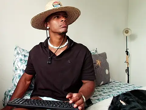 Snapshot of Lebron_black_ chatting on 03-03-26, 05:08 Lebron black online show from 03-03-26, 05:08