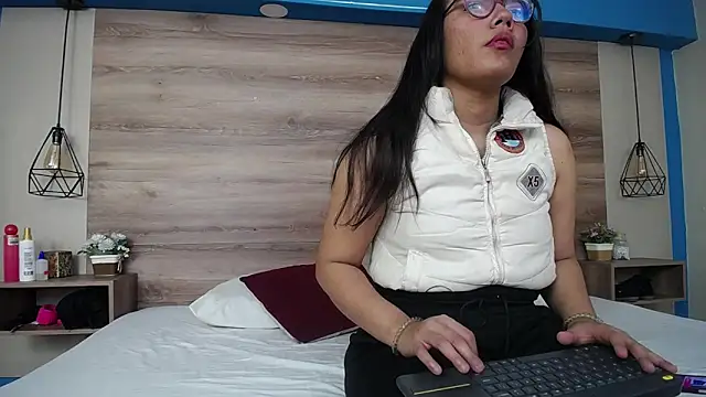 PamelaChu01 online show from 03-01-26, 07:49