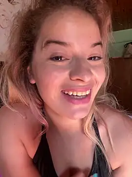 Snapshot of AriBeautiful chatting on 03-04-26, 02:34 AriBeautiful online show from 03-04-26, 02:34