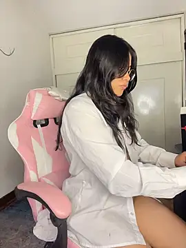 Snapshot of LilithRose_ chatting on 02-23-26, 12:46 LilithRose online show from 02-23-26, 12:46