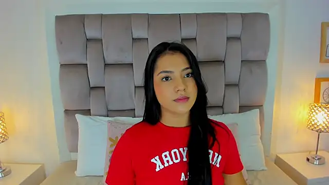 Snapshot of zharia_lux_25 chatting on 03-04-26, 11:38 zharia lux 25 online show from 03-04-26, 11:38