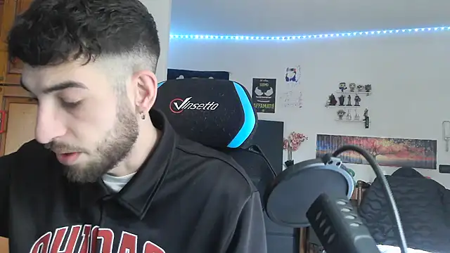 Snapshot of maestroboris95 chatting on 02-08-26, 12:52 maestroboris95 online show from 02-08-26, 12:52