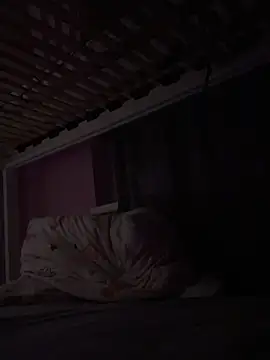 Snapshot of LaraHolt chatting on 02-21-26, 09:05 LaraHolt online show from 02-21-26, 09:05