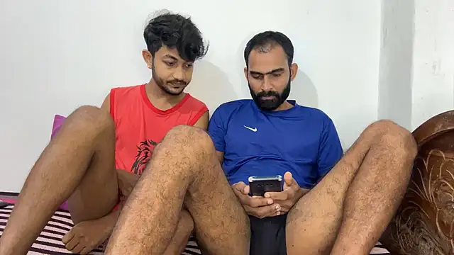 Snapshot of DesiDaddyandSon chatting on 05-14-26, 02:29 DesiDaddyandSon online show from 05-14-26, 02:29