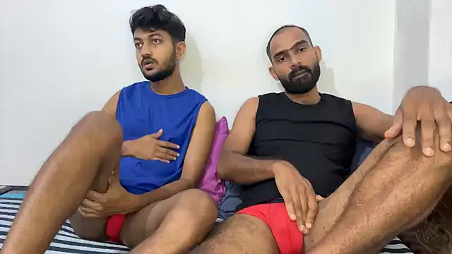 Snapshot of DesiDaddyandSon chatting on 06-03-26, 01:41 DesiDaddyandSon online show from 06-03-26, 01:41