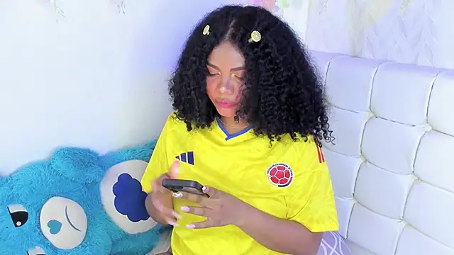 Angel Belll online show from 06-18-26, 12:55